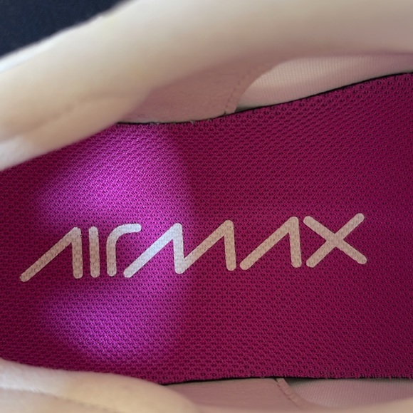 Nike 270 React Airmax tennis shoes. Size 8.5. Hot pink. Like new condition. - Picture 6 of 7